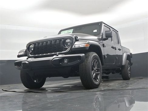 New 2025 Jeep Gladiator Sport image 41