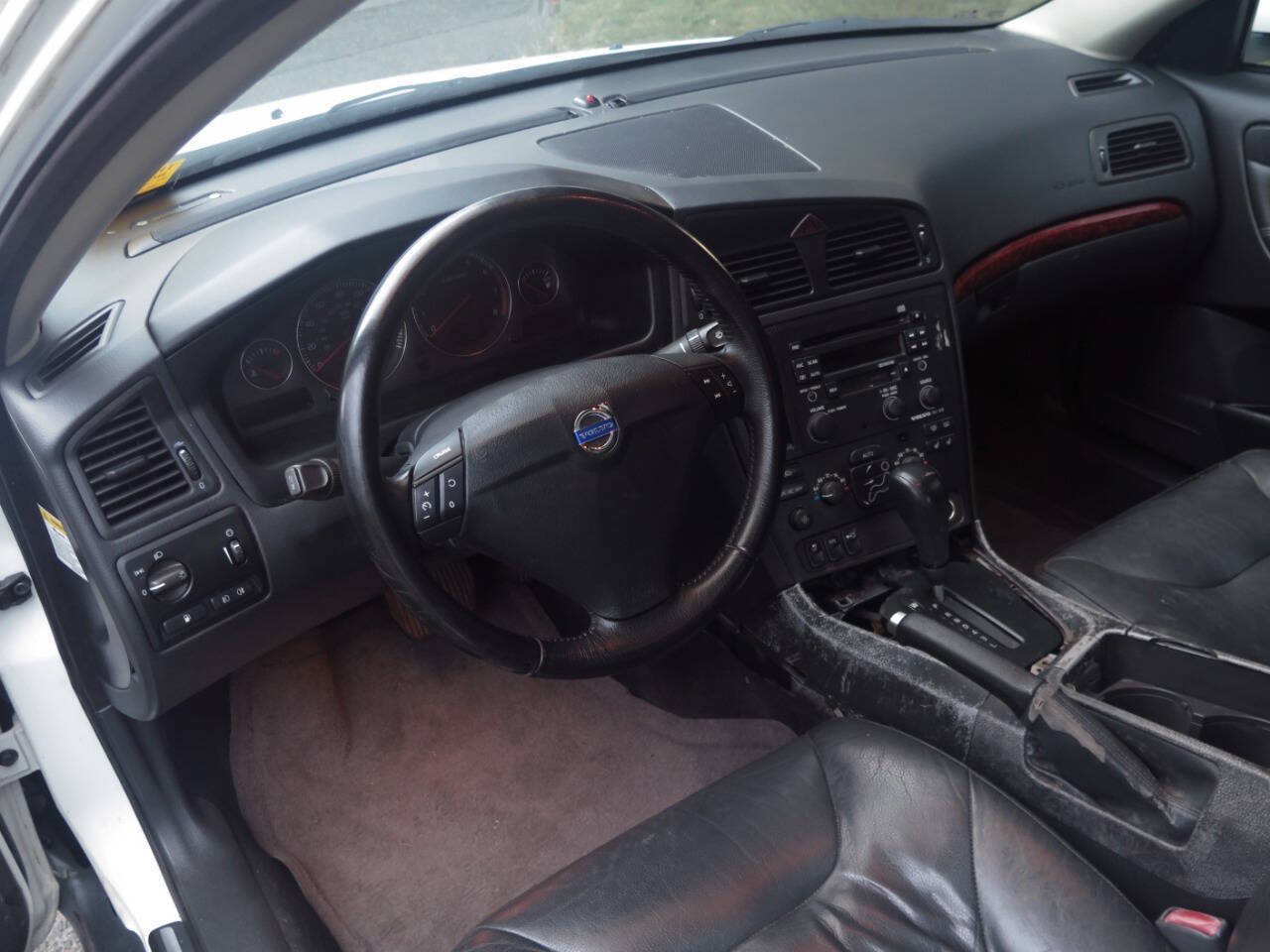 Used 2004 Volvo S60 2.5T FWD image 7