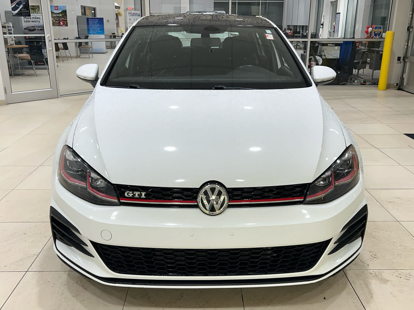 Used 2018 Volkswagen GTI SE FWD image 5