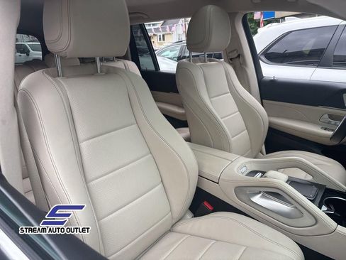Used 2022 Mercedes-Benz GLS 450 4MATIC image 10