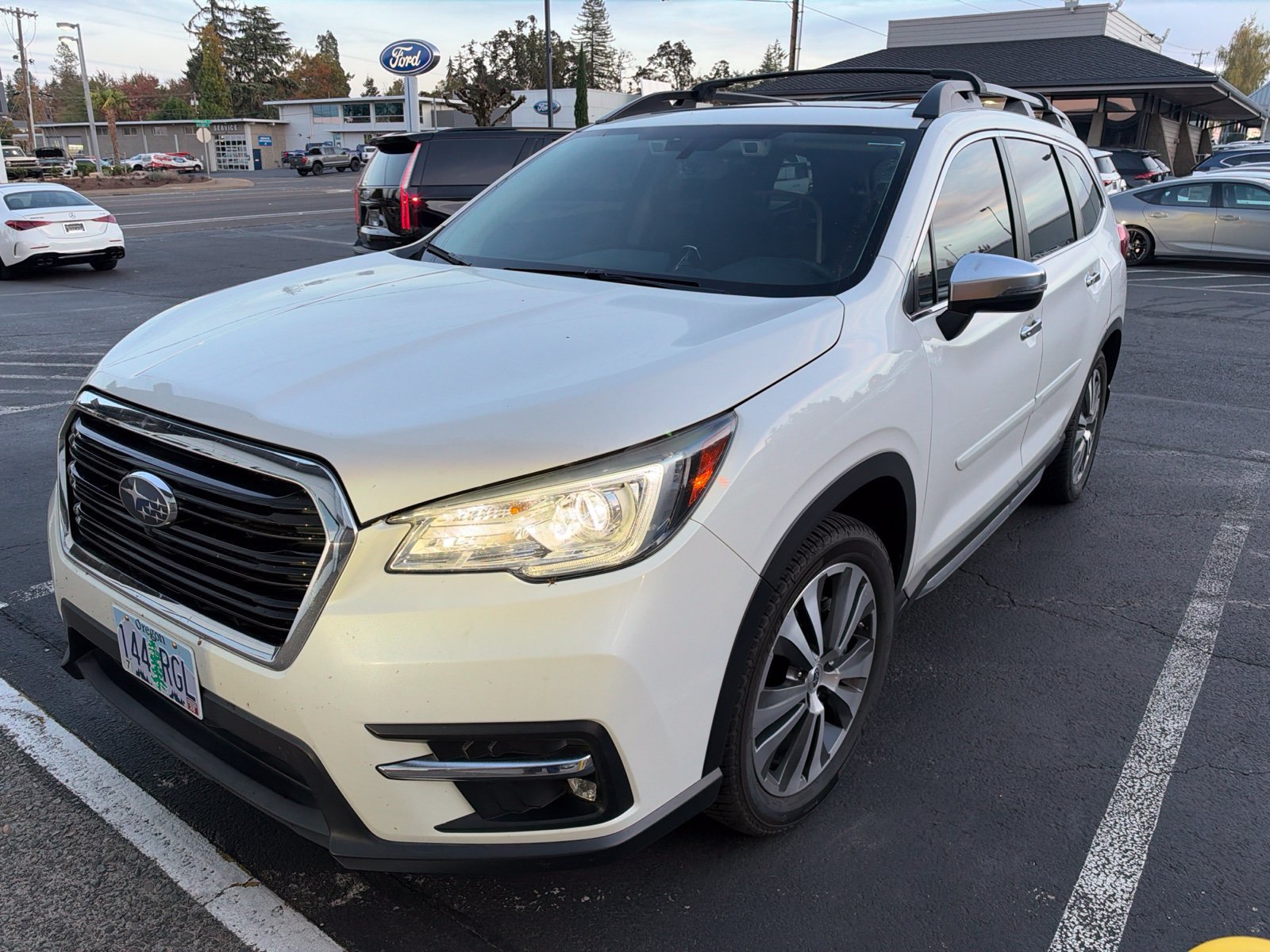 Used 2019 Subaru Ascent Touring w/ Popular Package #3 AWD/4WD image 1