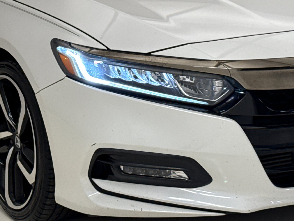 Used 2018 Honda Accord Sport image 5