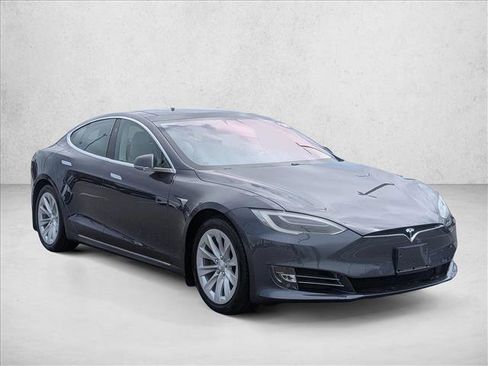 Used 2018 Tesla Model S 75D image 3