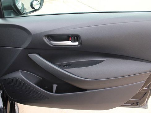 Used 2020 Toyota Corolla LE image 7