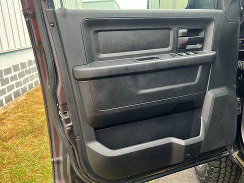 Used 2017 RAM 2500 Tradesman w/ Chrome Appearance Group image 12