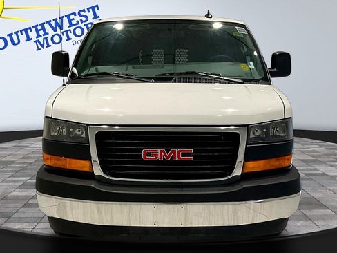 Used 2025 GMC Savana 2500 w/ Driver Convenience Package RWD image 2