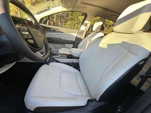 New 2026 Kia Sportage EX w/ EX Panorama Roof Package FWD image 13