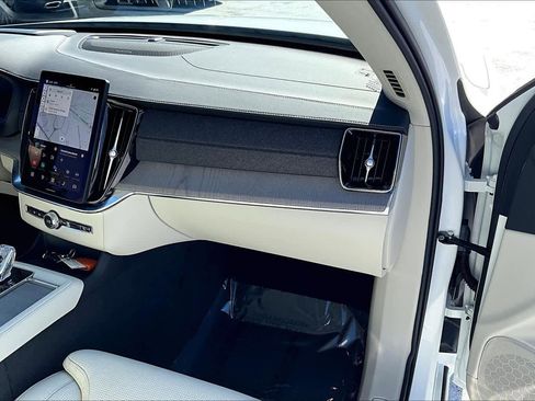 Used 2025 Volvo XC90 B6 Ultra w/ Protection Package image 19