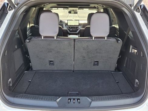 Certified 2025 Ford Explorer Platinum image 13