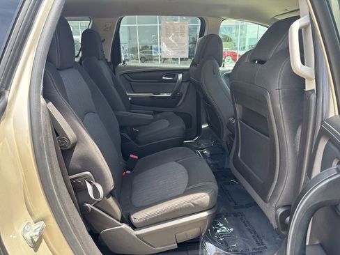 Used 2016 Chevrolet Traverse LT w/ Style and Technology Package FWD image 27