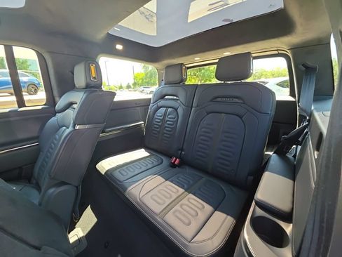 Used 2022 Rivian R1S Launch Edition AWD/4WD image 21