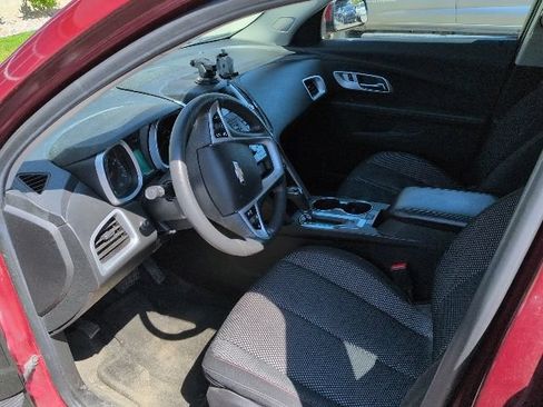 Used 2017 Chevrolet Equinox LT FWD image 8
