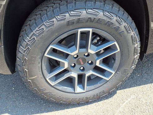 New 2026 GMC Terrain AT4 w/ Convenience Package III image 9