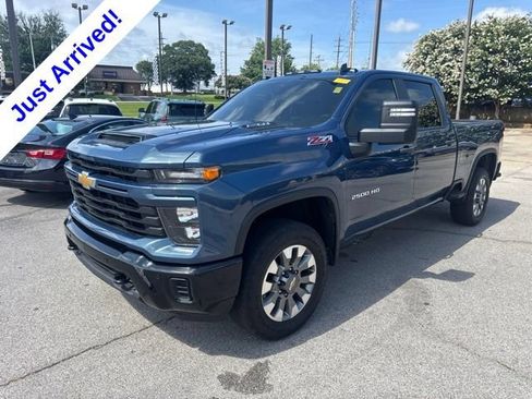 Used 2025 Chevrolet Silverado 2500 Custom w/ Custom Value Package AWD/4WD image 6