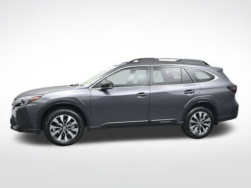 Used 2025 Subaru Outback Limited AWD/4WD image 4