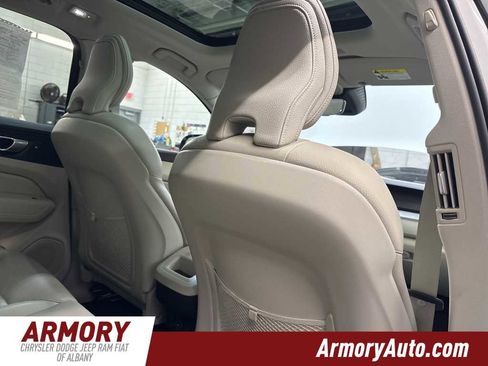 Used 2024 Volvo XC60 B5 Plus image 36