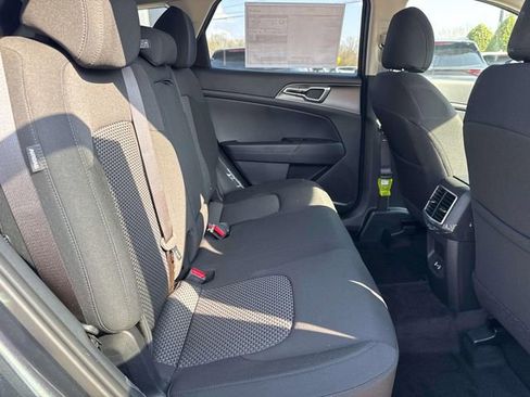 New 2026 Kia Sportage LX image 12