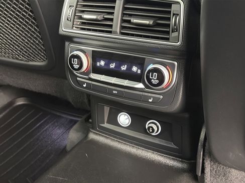 Used 2018 Audi Q7 3.0T Prestige image 30