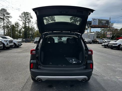 Used 2023 Ford Escape SE image 36