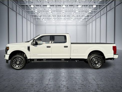 Used 2022 Ford F350 XLT w/ Black Appearance Package AWD/4WD image 9