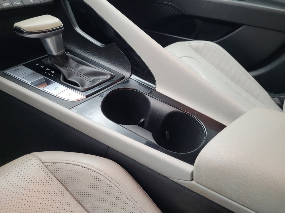 Used 2025 Hyundai Elantra Limited FWD image 26