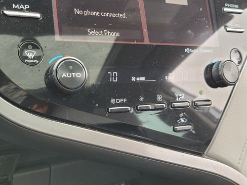 Used 2019 Toyota Camry XSE image 21