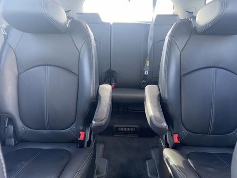 Used 2015 Chevrolet Traverse LT image 24
