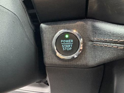 Used 2022 Ford F150 Lightning Lariat image 24