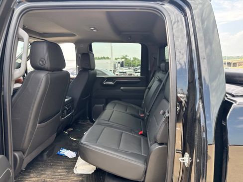 Used 2024 GMC Sierra 2500 Denali w/ Denali Reserve Package AWD/4WD image 11