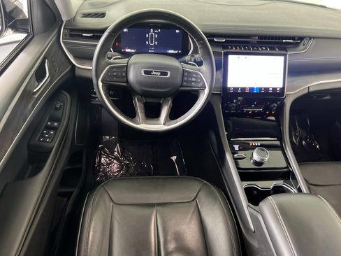 Used 2022 Jeep Grand Cherokee Limited AWD/4WD image 23