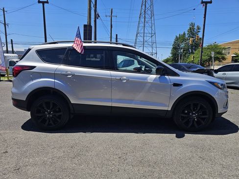 Used 2019 Ford Escape SE AWD/4WD image 4