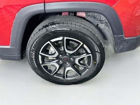 Used 2025 Jeep Compass Trailhawk AWD/4WD image 11