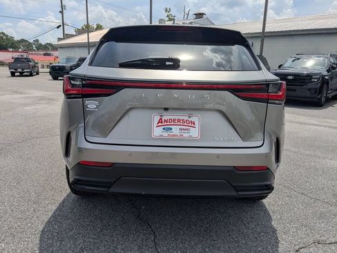 Used 2025 Lexus NX 250 FWD w/ Towing Package (2000 Lbs) image 7
