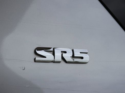 Used 2019 Toyota 4Runner SR5 AWD/4WD image 14