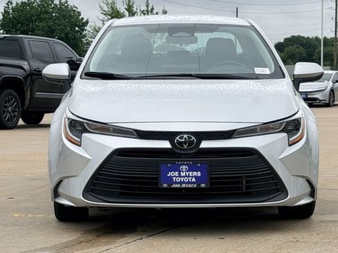 Used 2024 Toyota Corolla LE FWD image 2
