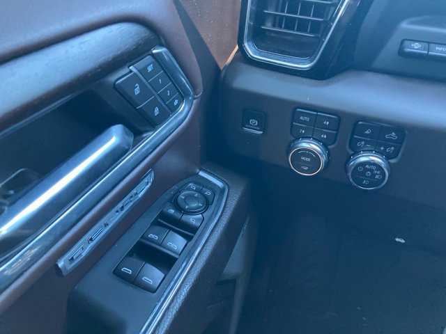 Used 2024 GMC Sierra 1500 Denali w/ Denali Reserve Package AWD/4WD image 16