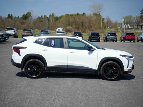 Used 2024 Chevrolet Trax ACTIV FWD image 4