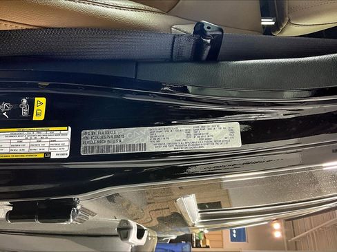 Used 2022 Jeep Wrangler Unlimited Sahara w/ Cold Weather Group image 17