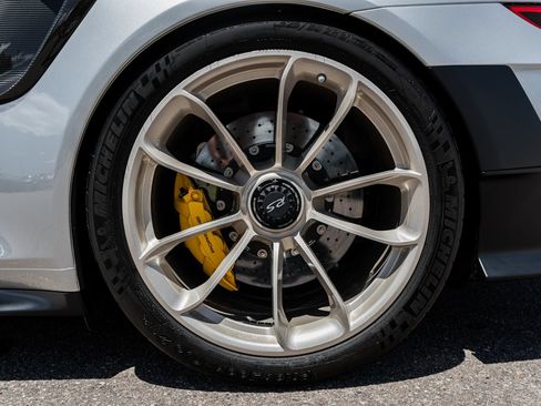 Used 2019 Porsche 911 GT2 RS RWD image 7