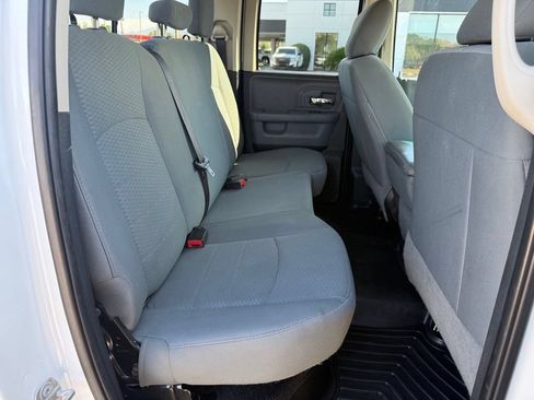 Used 2017 RAM 1500 Classic SLT AWD/4WD image 18
