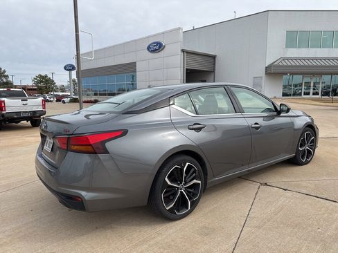 Used 2024 Nissan Altima 2.5 SR image 7