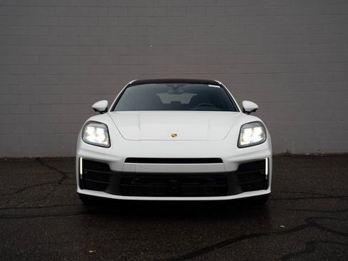 Certified 2025 Porsche Panamera 4 image 10