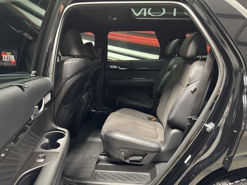 Used 2025 Hyundai Palisade Calligraphy image 17
