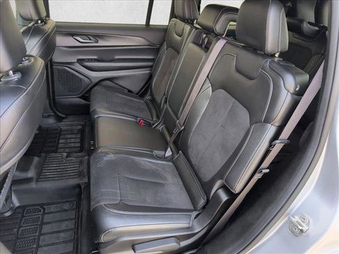 Used 2024 Jeep Grand Cherokee L Laredo AWD/4WD image 19