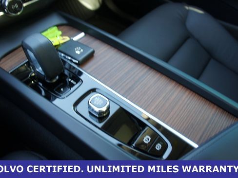 Certified 2024 Volvo XC60 B5 Plus w/ Protection Package Premier image 18