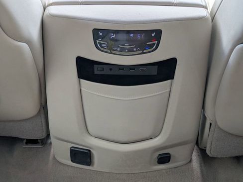 Used 2018 Cadillac Escalade Luxury image 24