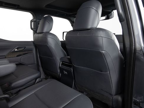 Used 2026 Lexus GX 550 w/ Cold Area Package image 31