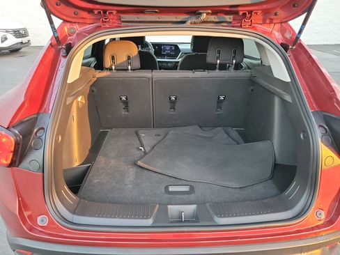 Used 2025 Chevrolet Trax LS image 22