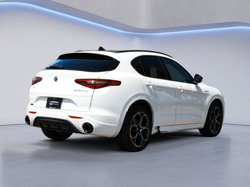 Used 2023 Alfa Romeo Stelvio Veloce AWD/4WD image 5