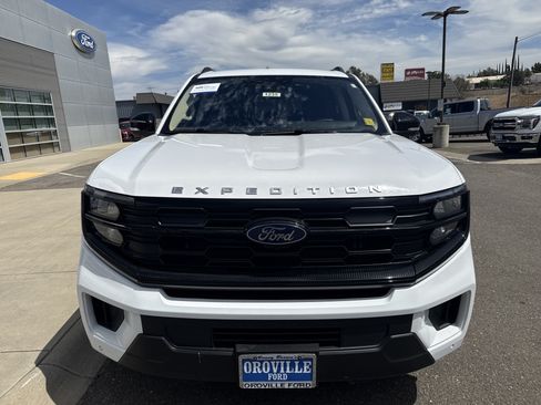 Used 2025 Ford Expedition Active AWD/4WD image 10